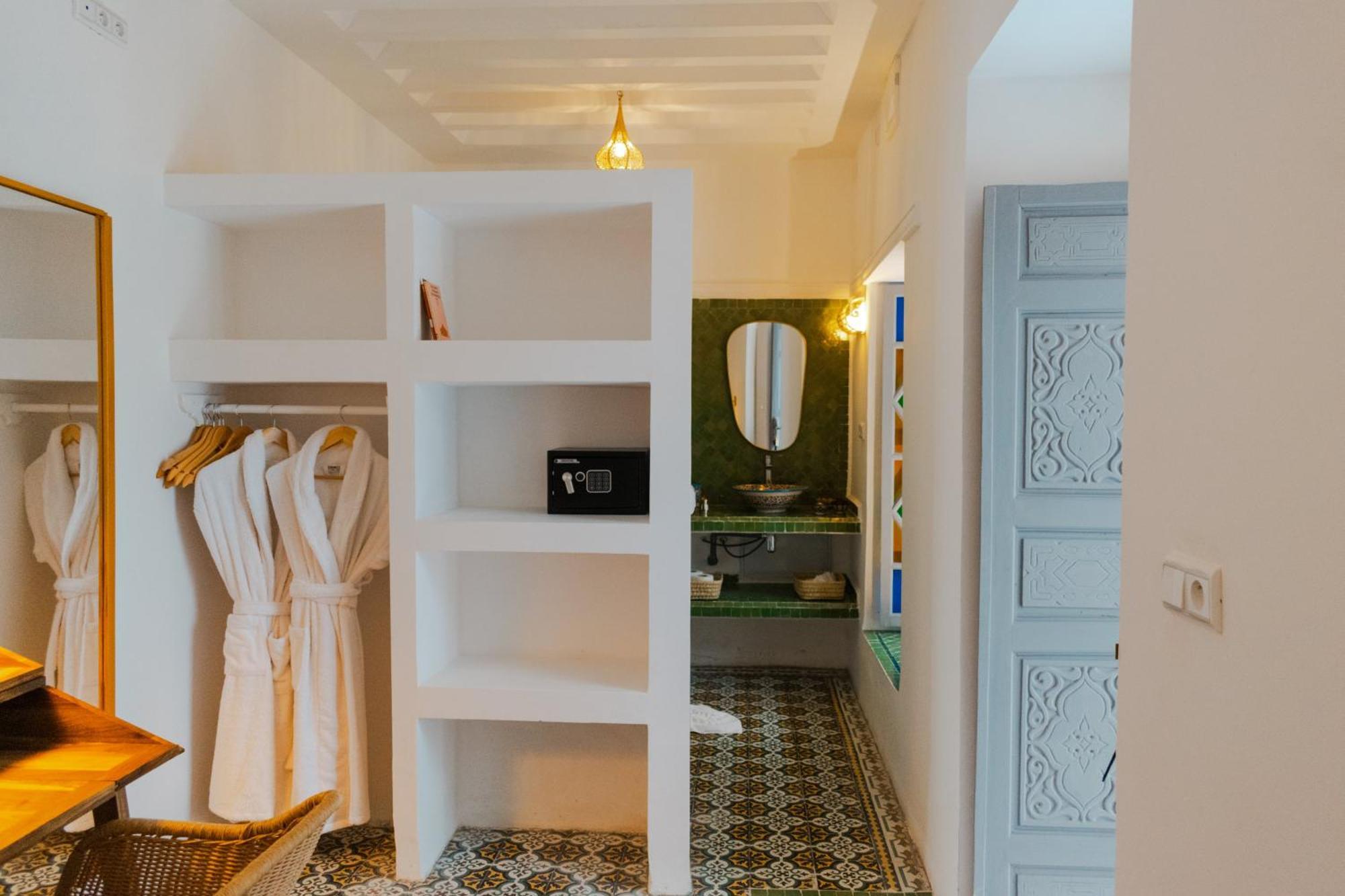 Boutique Hotel La Maison Darts Et Medicine Маракеш Стая снимка